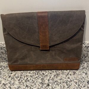 Stylish Brown Laptop protective sleeve
